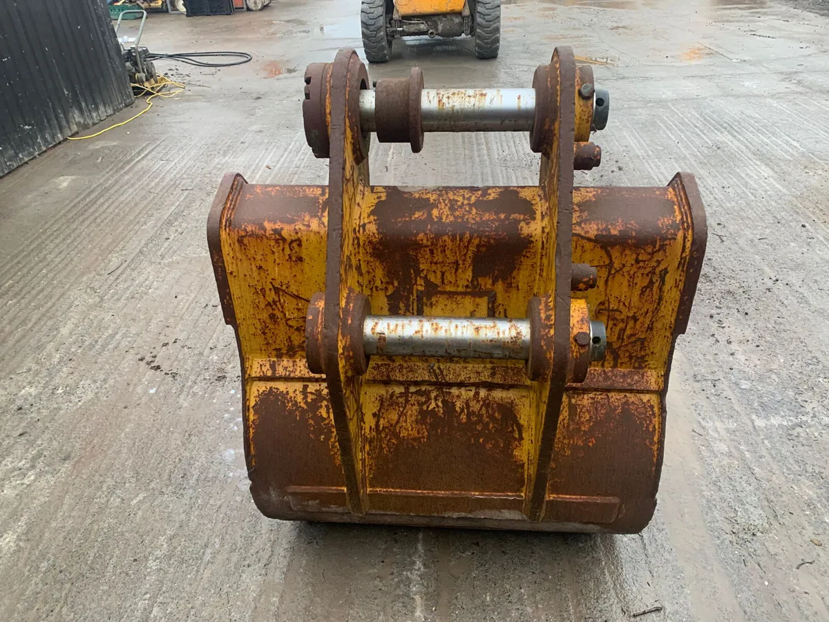 3FT Digger Bucket – 80mm Pins | 480mm Centres - Image 4