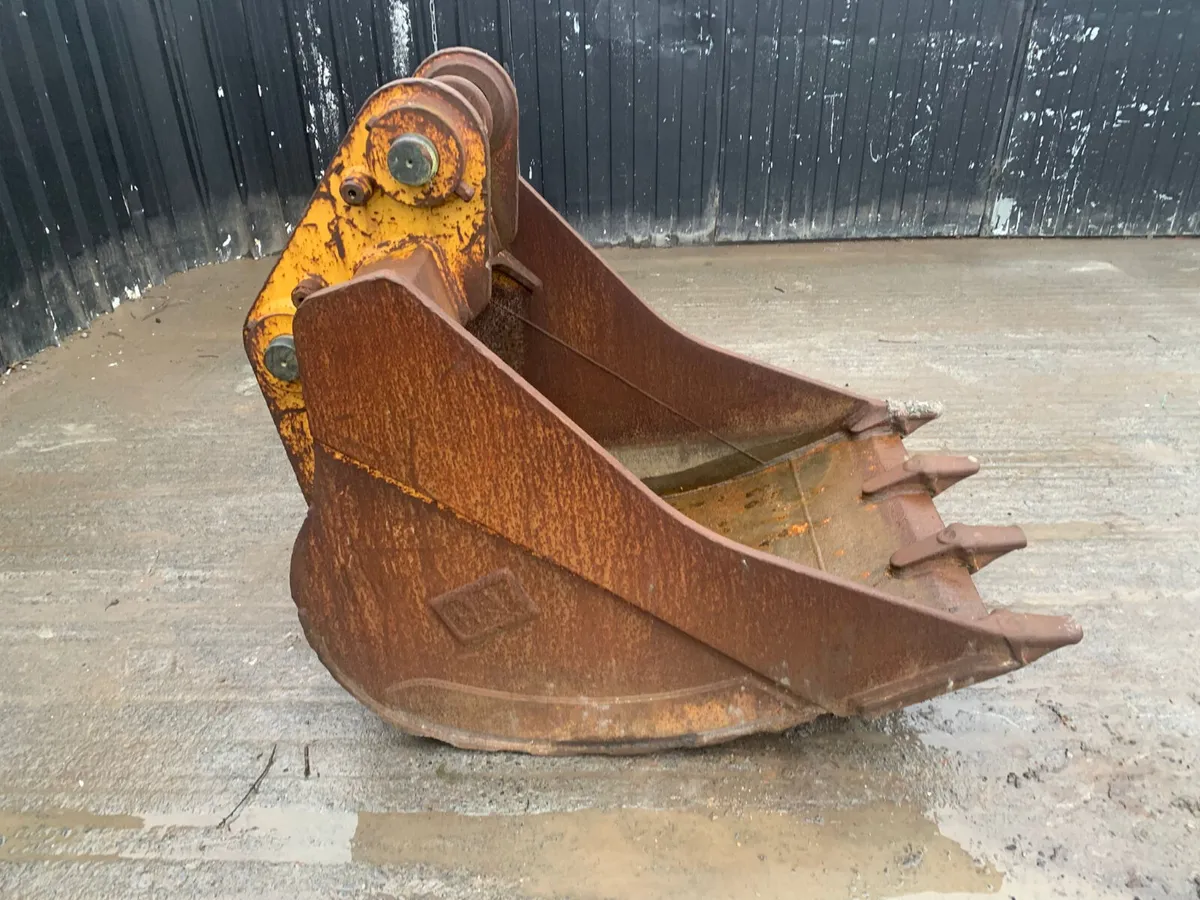 3FT Digger Bucket – 80mm Pins | 480mm Centres - Image 3