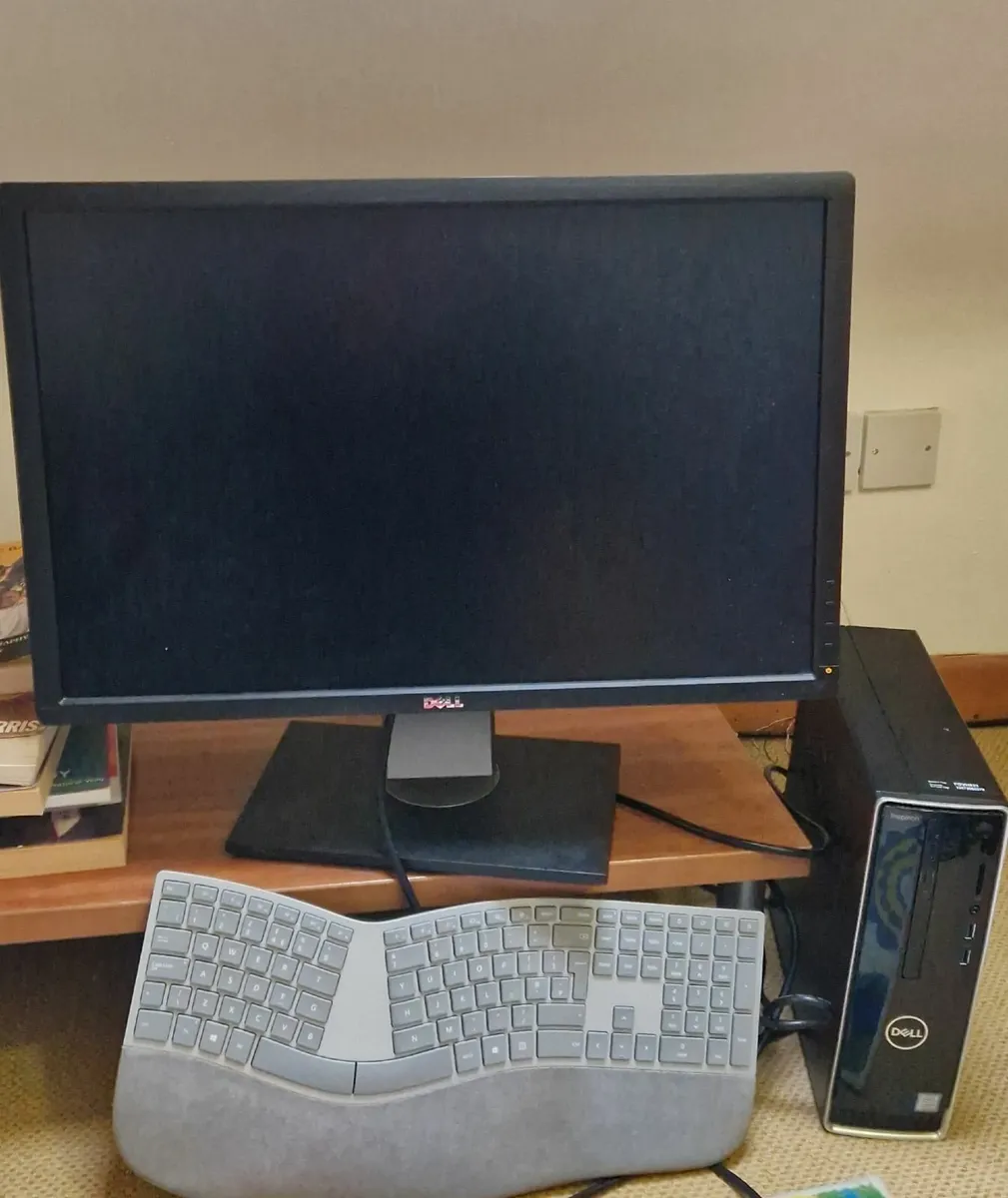 Dell desktop computer,  monitor and speakers - Image 1