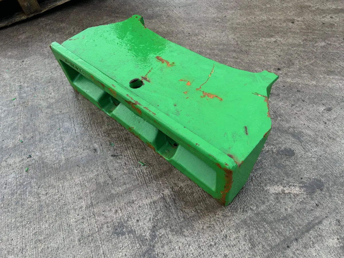 110 KG John Deere Weight Carrier - Image 4