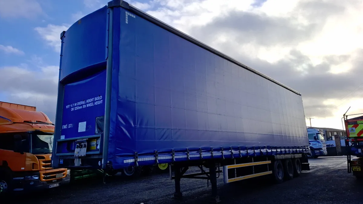 2012 SDC Trailer , Curtain Sider , 3 Axles , - Image 1