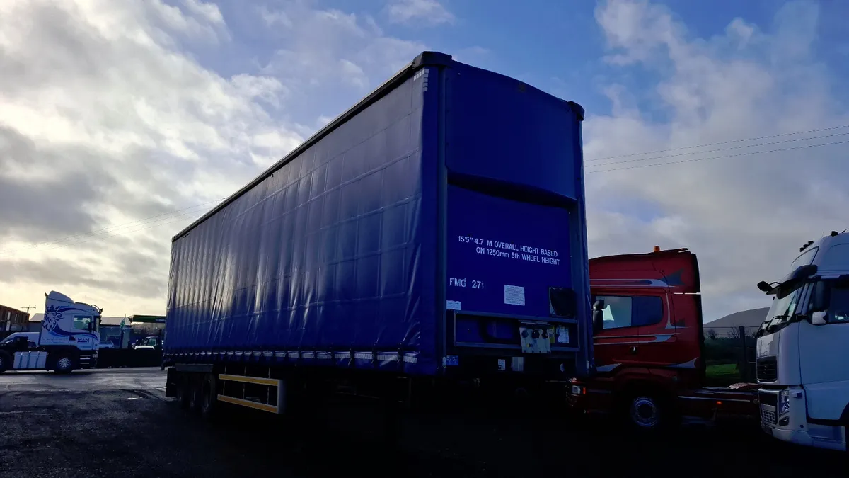 2012 SDC Trailer , Curtain Sider , 3 Axles , - Image 4