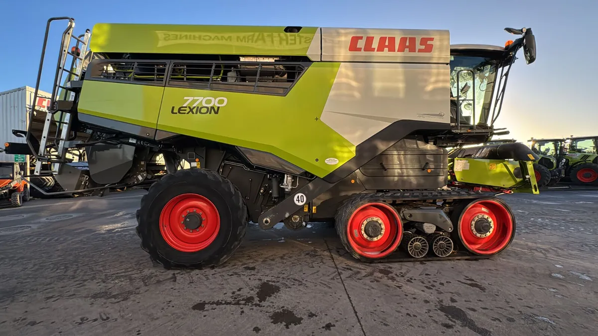 CLAAS Lexion 7700tt - Image 3
