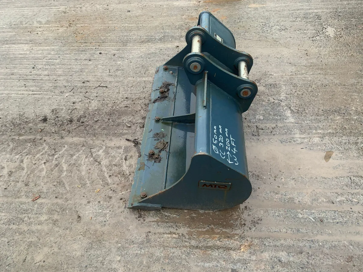 4FT Digger Bucket – 50mm Pins | 320mm Centres - Image 4