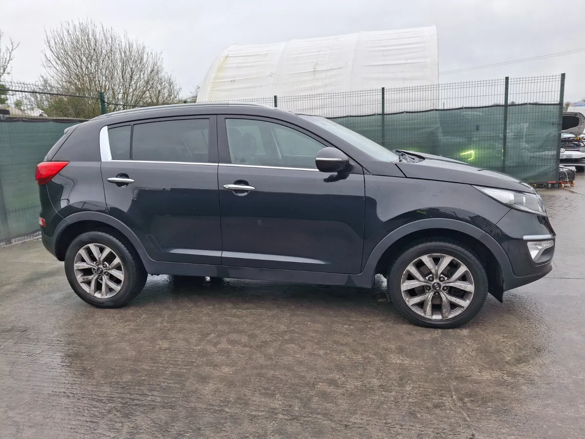 🚗2015 Kia Sportage  Platinum  1.7 Diesel - Image 4