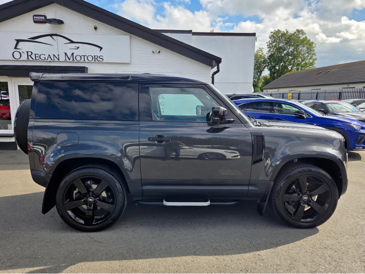 Land Rover Defender 3-SEATER HARD-TOP - Image 2