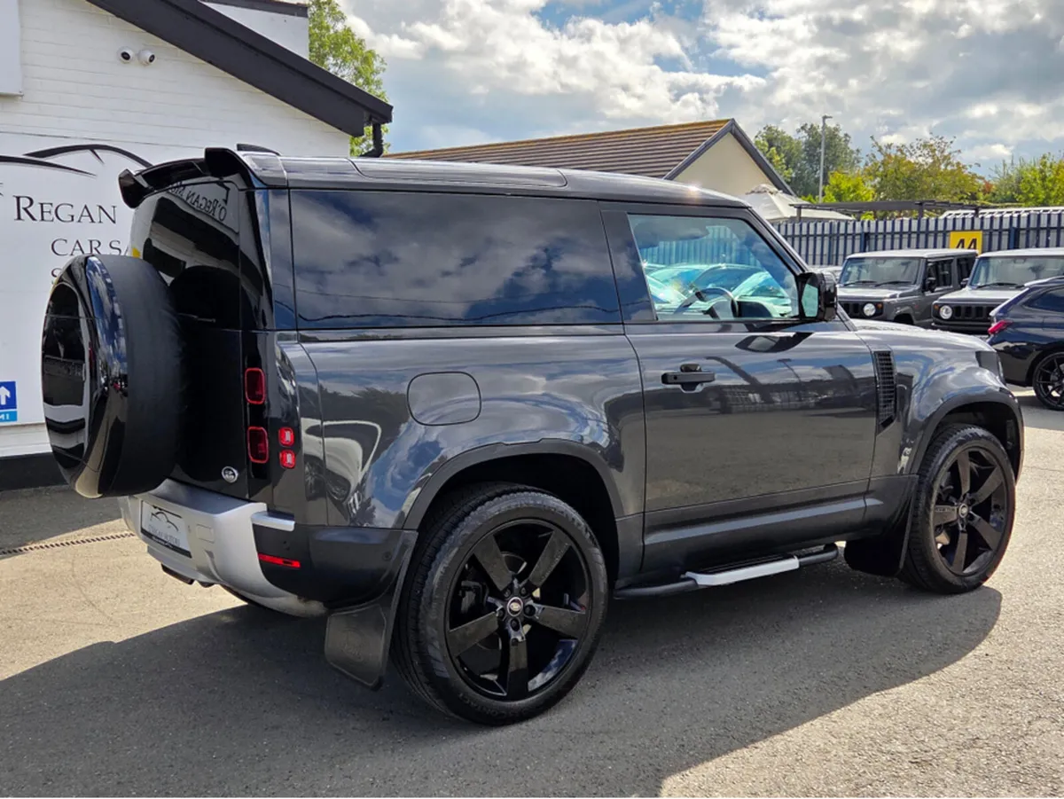 Land Rover Defender 3-SEATER HARD-TOP - Image 3