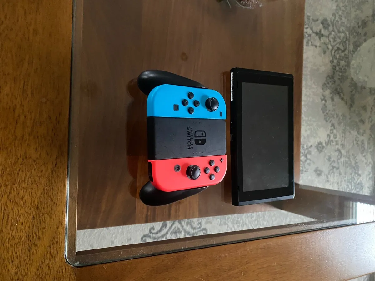 Nintendo switch - Image 1