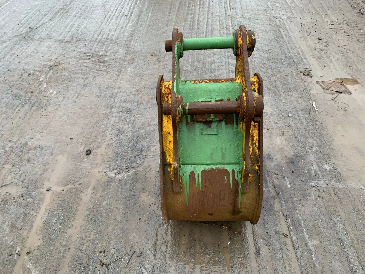 1FT Digger Bucket –45mm Pins | 300mm Centres - Image 4