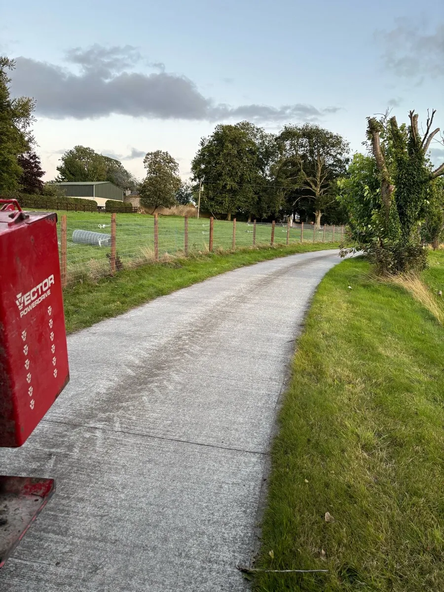 Fencing contractor - Image 4