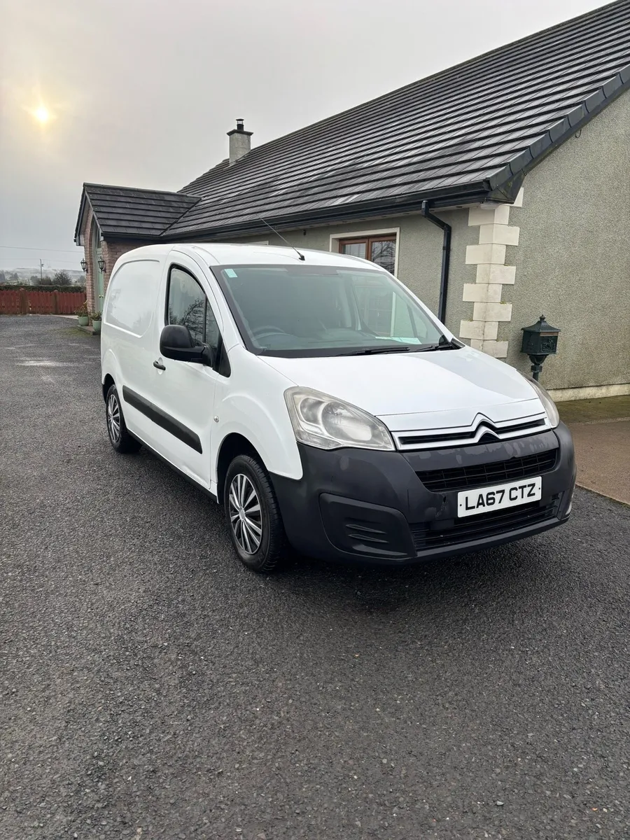 2018 Citroen berlingo 3 seater - Image 2