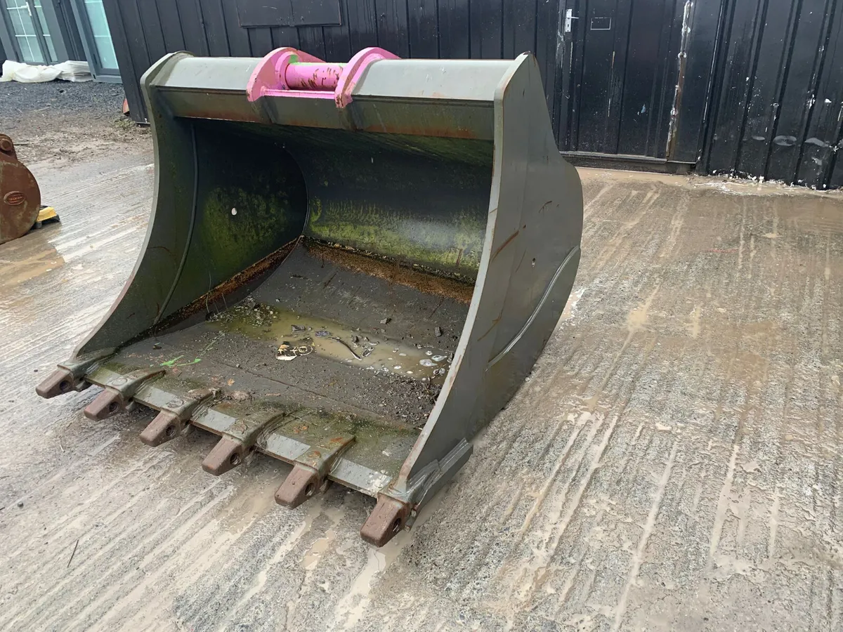 5FT Digger Bucket –100mm Pins | 530mm Centres - Image 3
