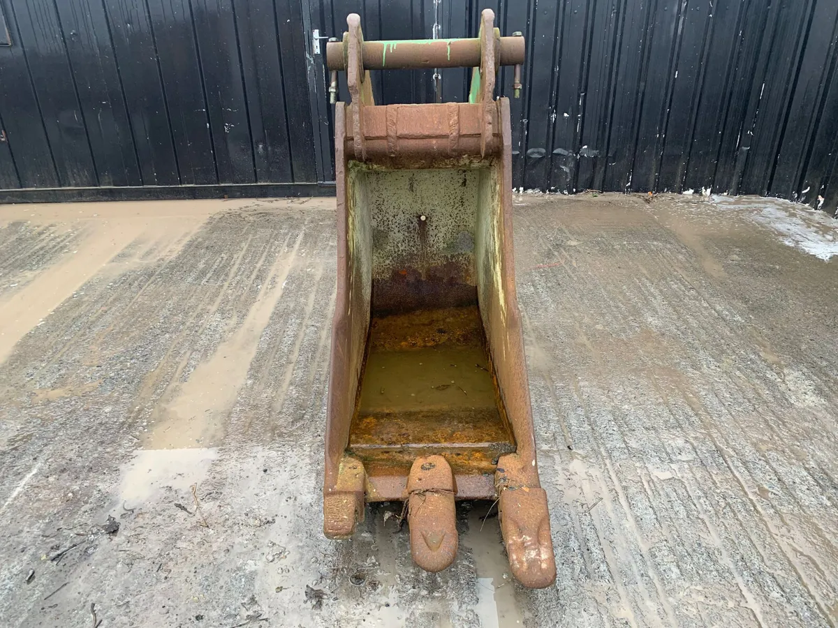 2FT Digger Bucket –90mm Pins | 520mm Centres - Image 2