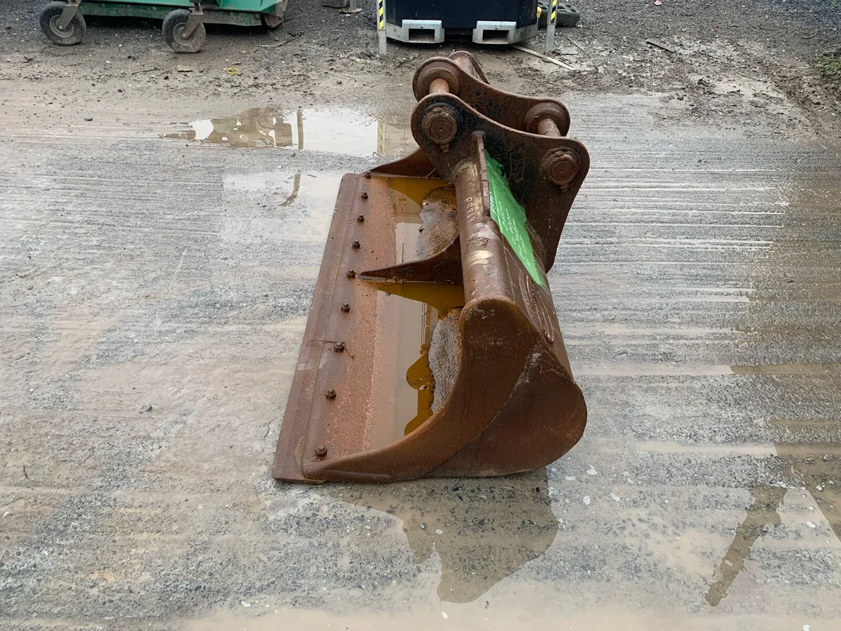 6FT Digger Bucket –65mm Pins | 400mm Centres - Image 4