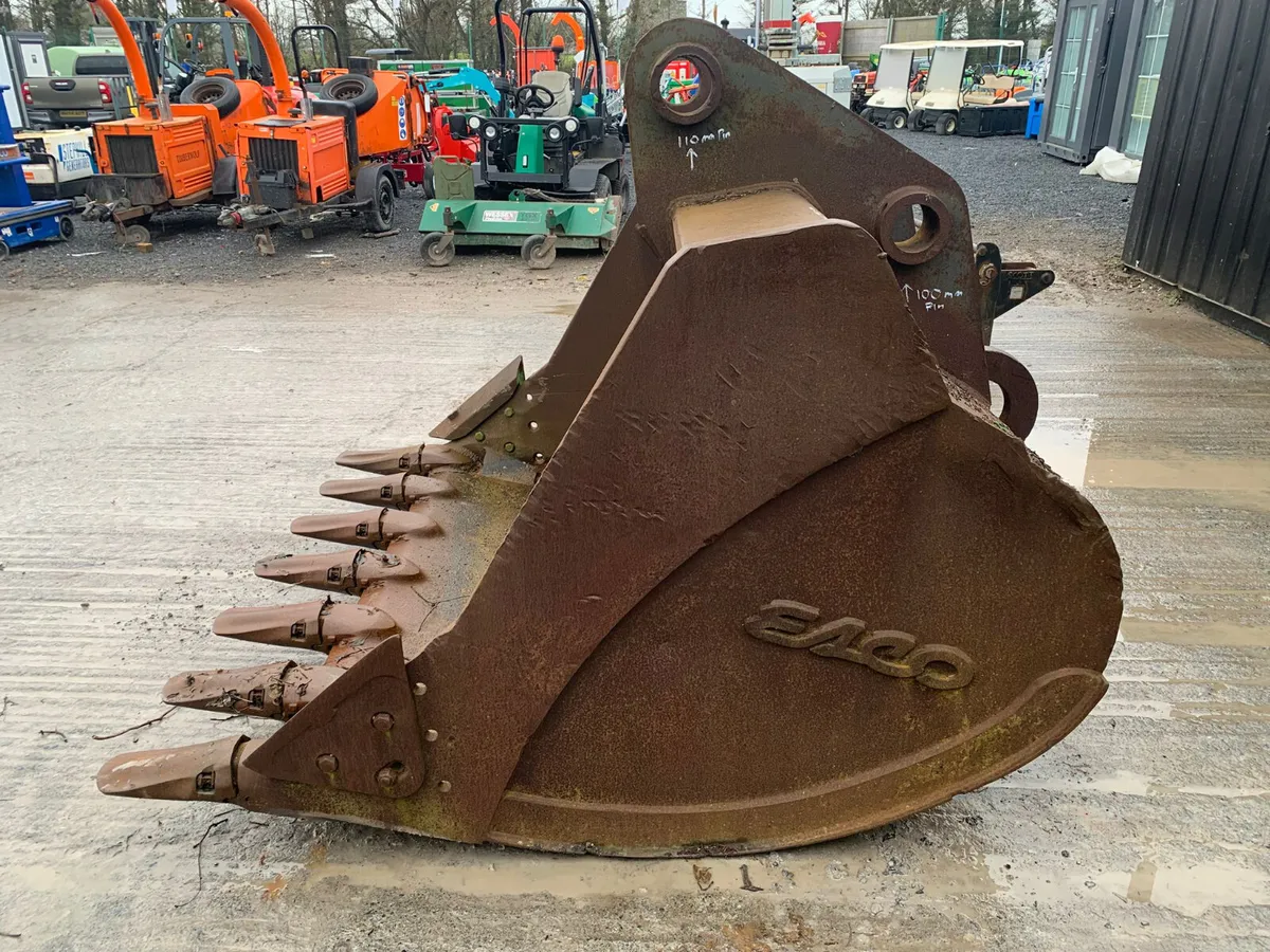 6FT Digger Bucket –110mm Pins | 580mm Centres - Image 4