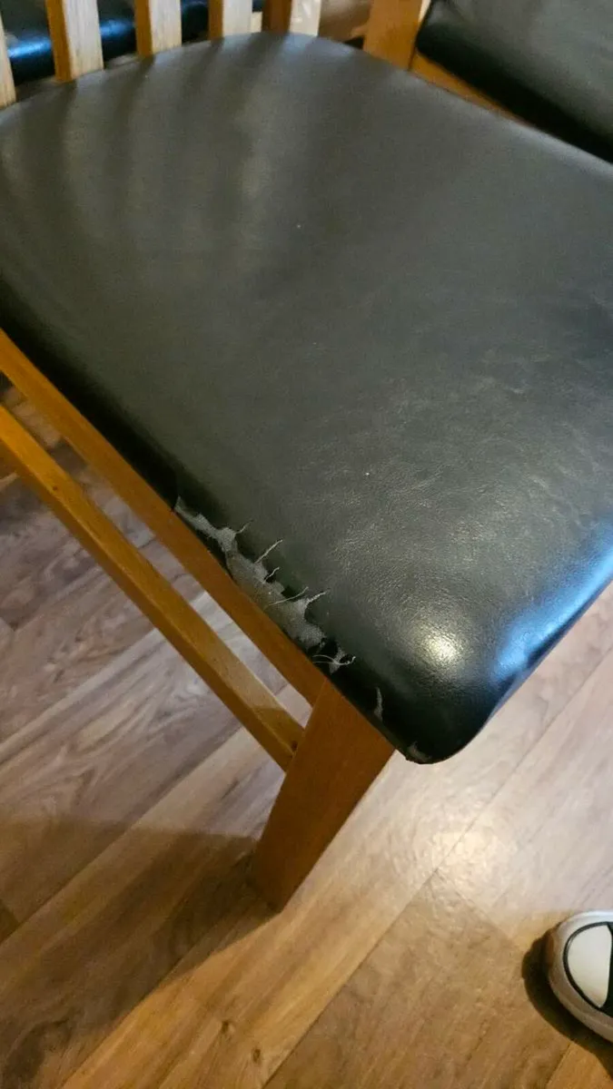 Table and 6 Chairs - Image 4