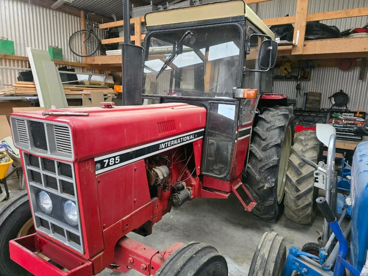 International 785 L cab - Image 1