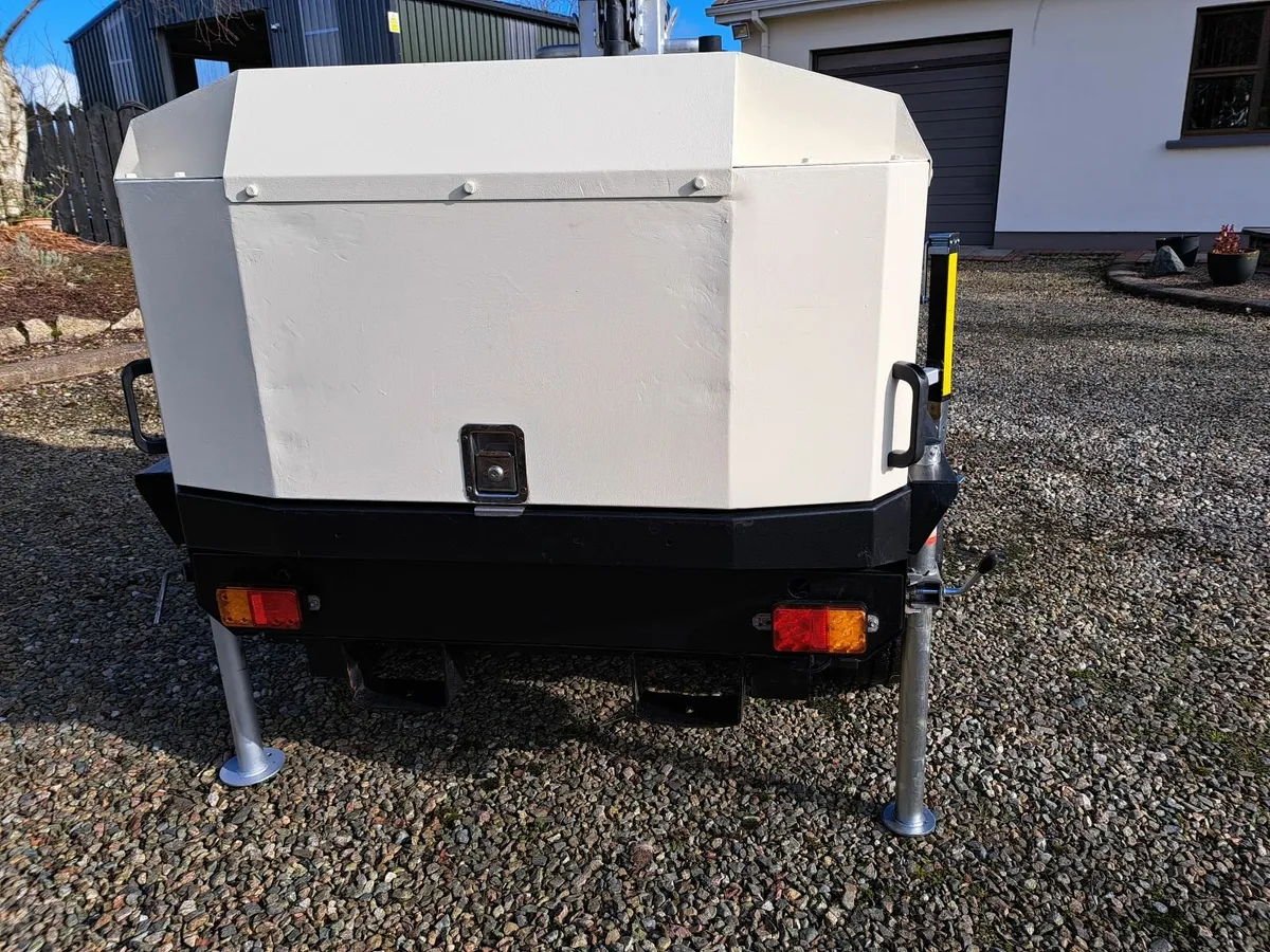 lighting tower - Image 3