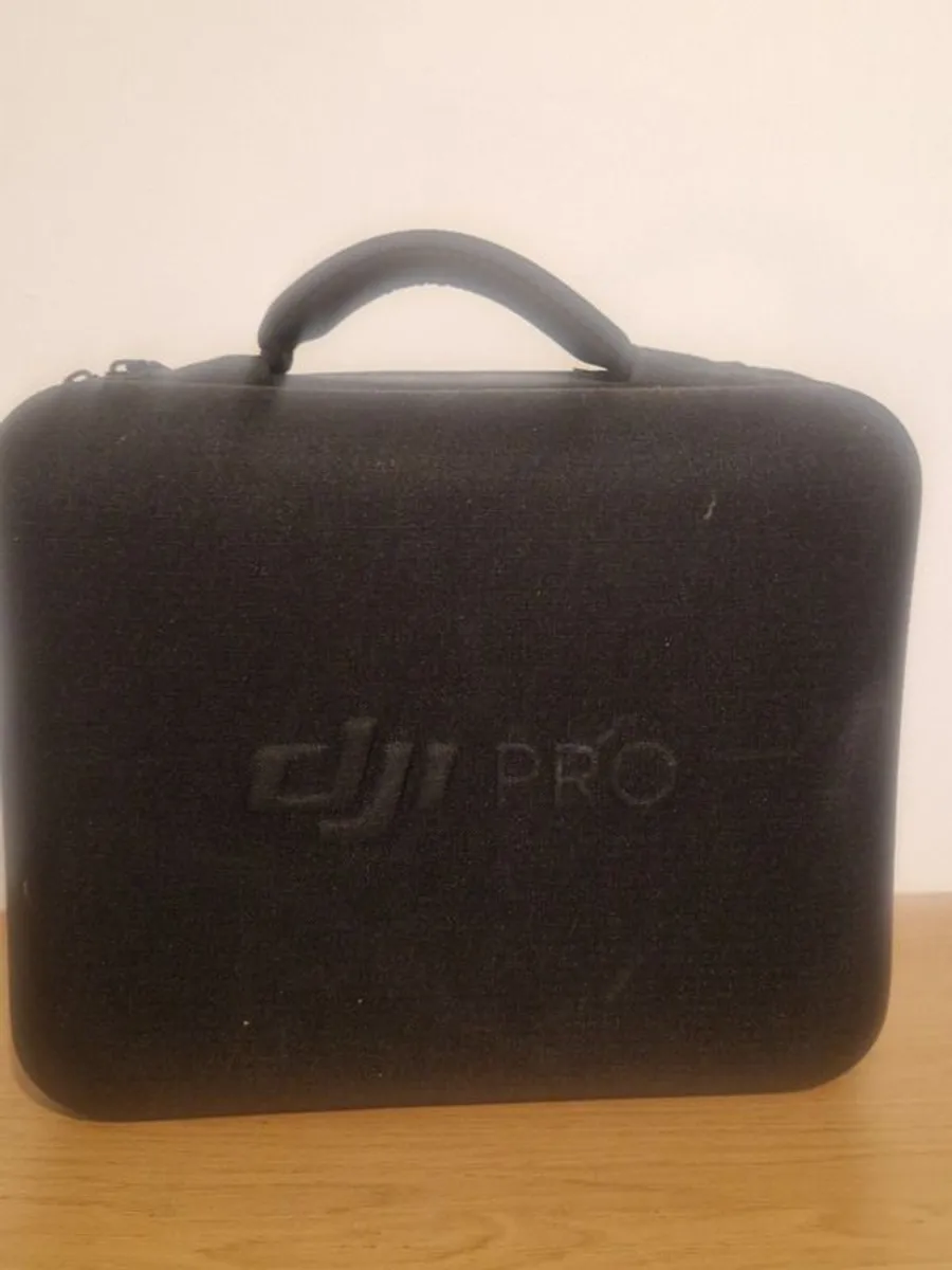 DJI RS 3 Gimbal Combo - Image 2