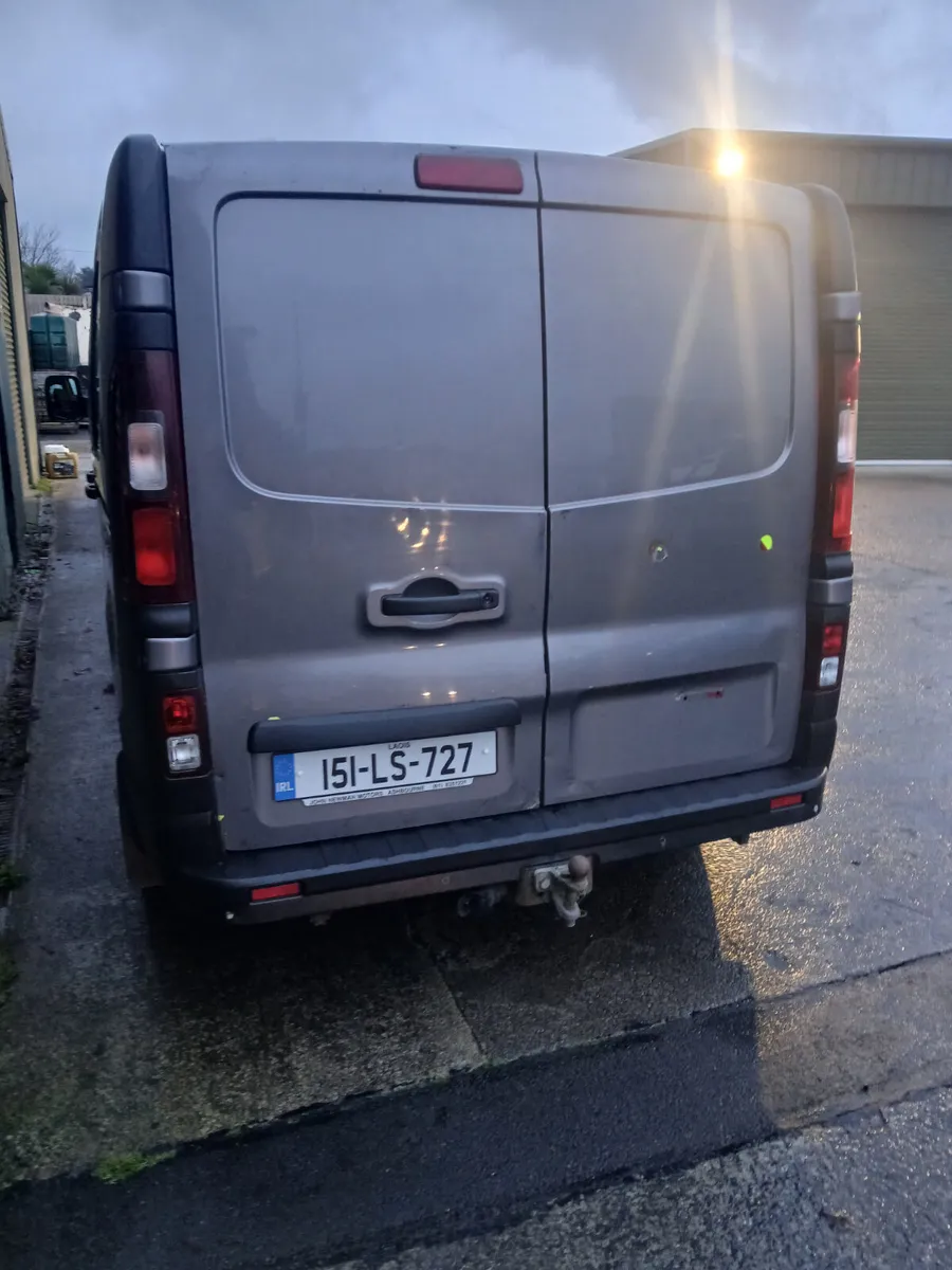 Renault Trafic crew cab 6 seater.  2015 - Image 4