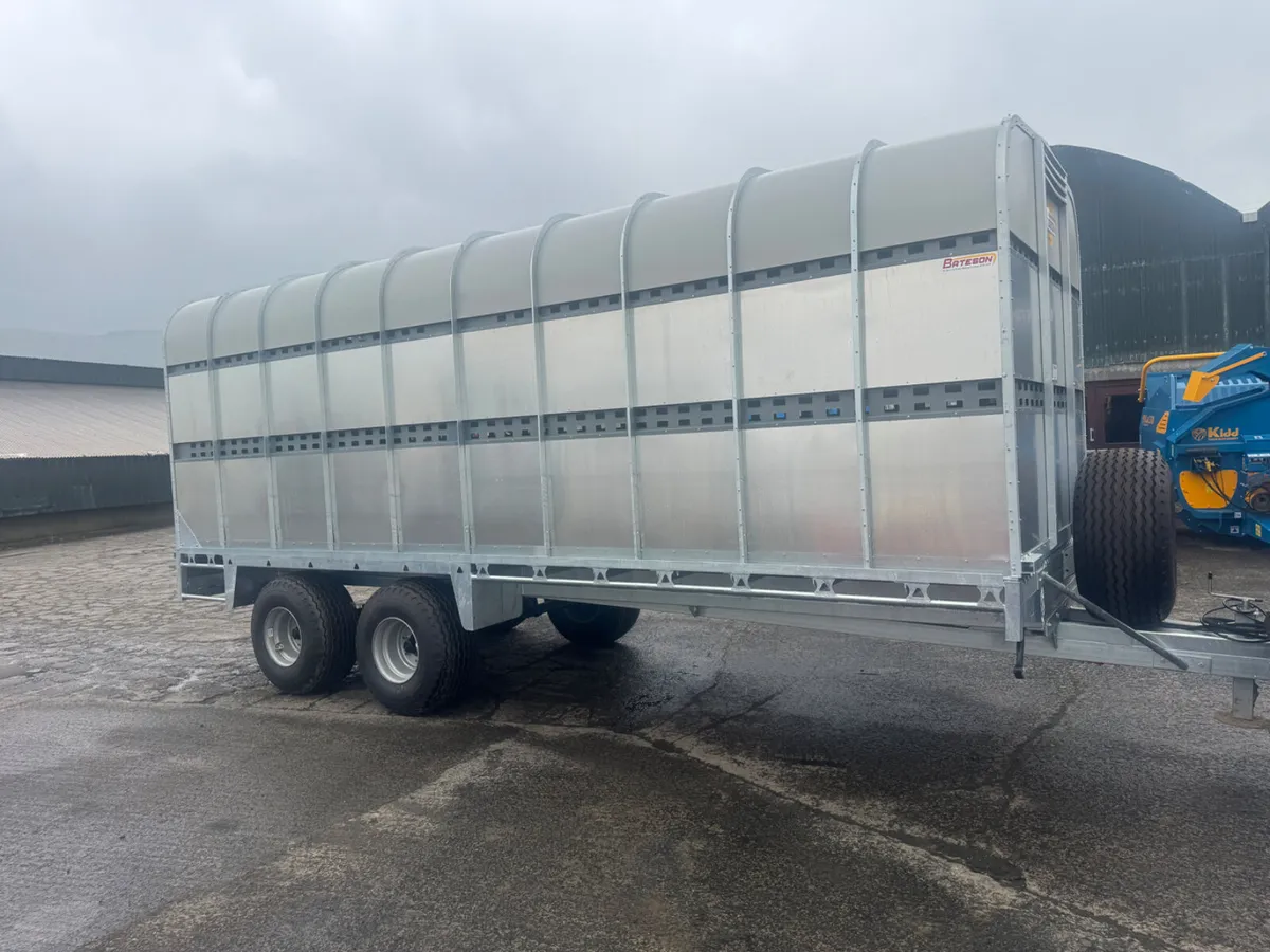 Bateson 100LT Tractor Drawn Livestock Trailer - Image 3