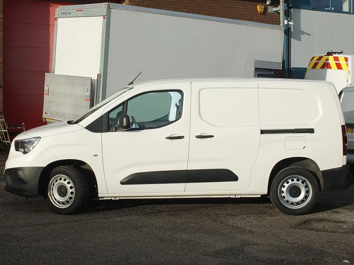 2021 Vauxhall Combo Small Panel Van - Image 4