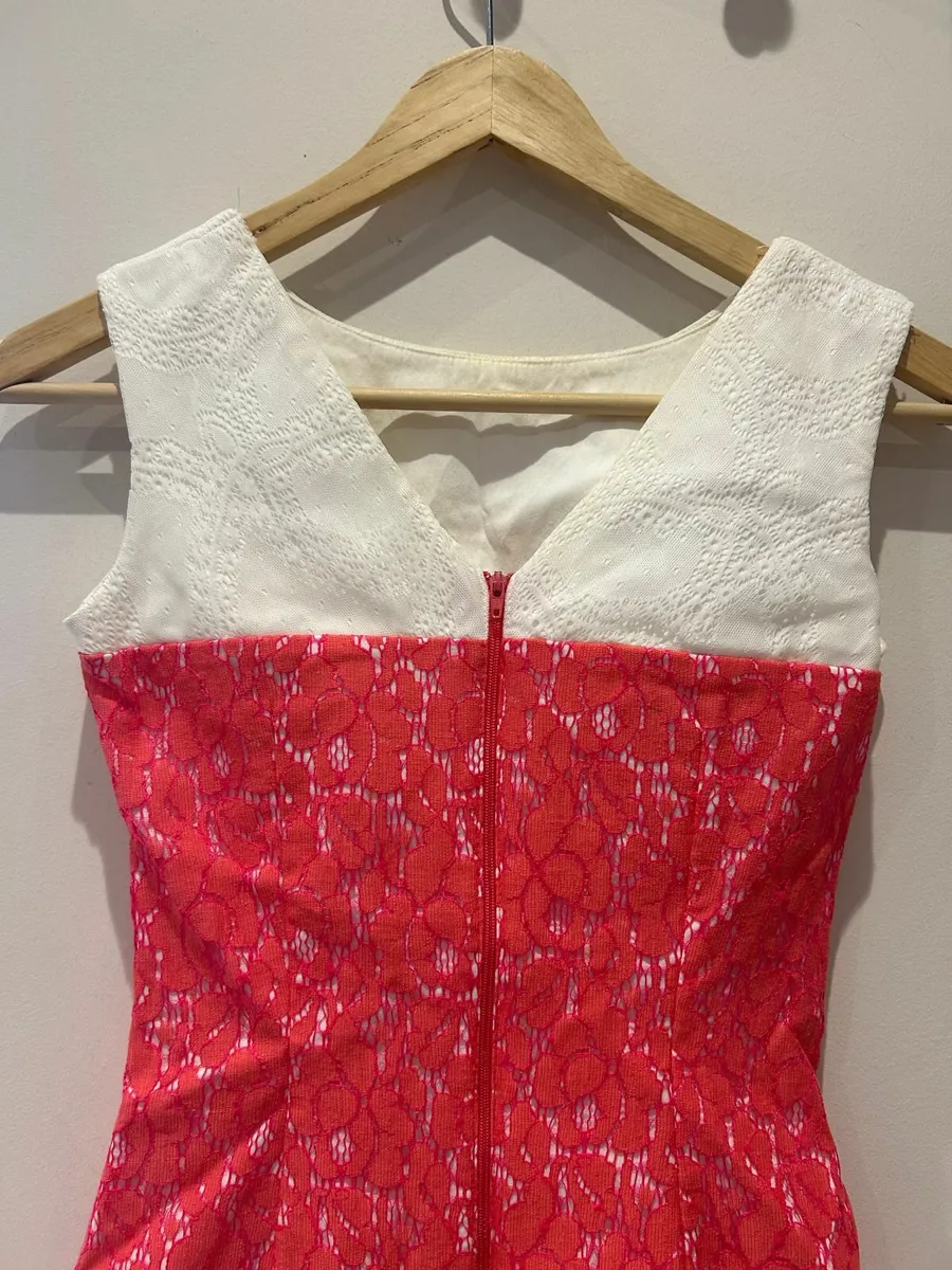 BEAUTIFUL CORAL AND CREAM OCCASION DRESS - Image 3