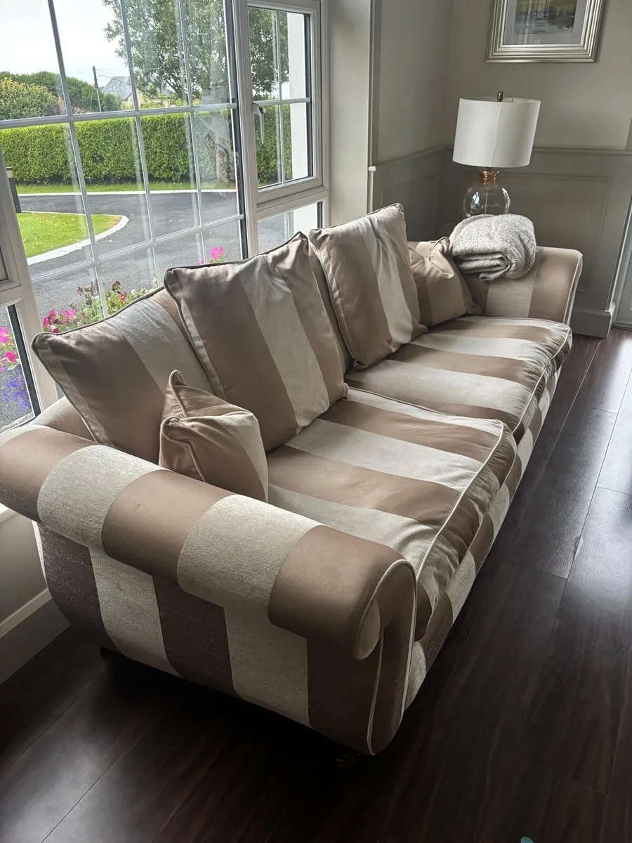 Couch - Image 3