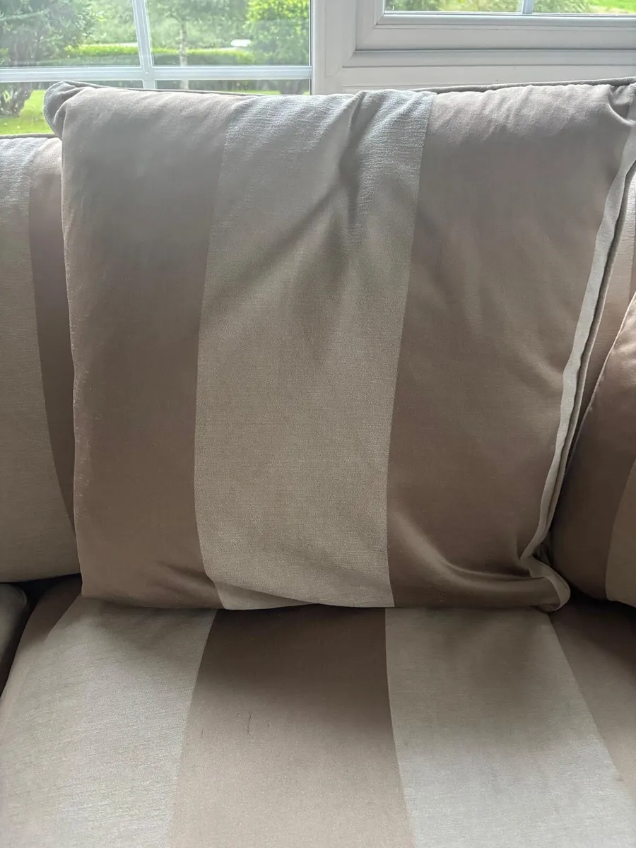 Couch - Image 4