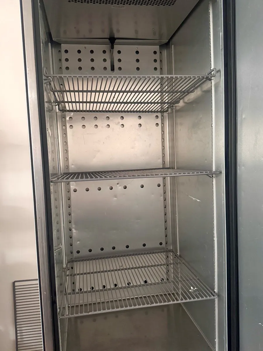 TRUE T-23F COMMERCIAL UPRIGHT FREEZER - Image 4