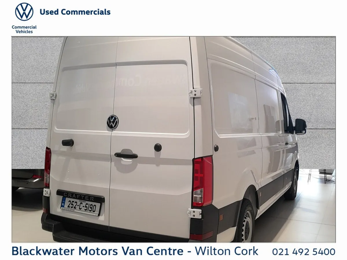 Volkswagen Crafter VAN 35 2.0TDI MEDIUM WHEEL BASE - Image 3