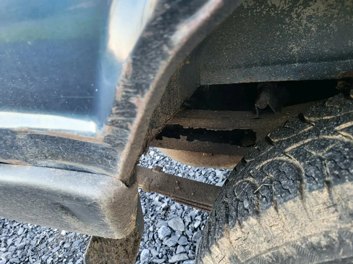 Mitsubishi Pajero mk1 - Image 3