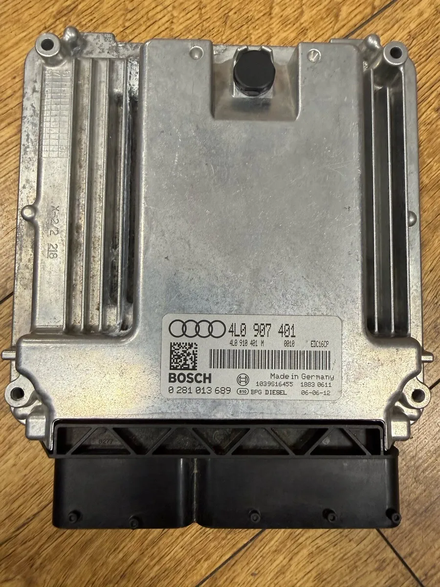 Audi Engine Control Unit (ECU) Bosch