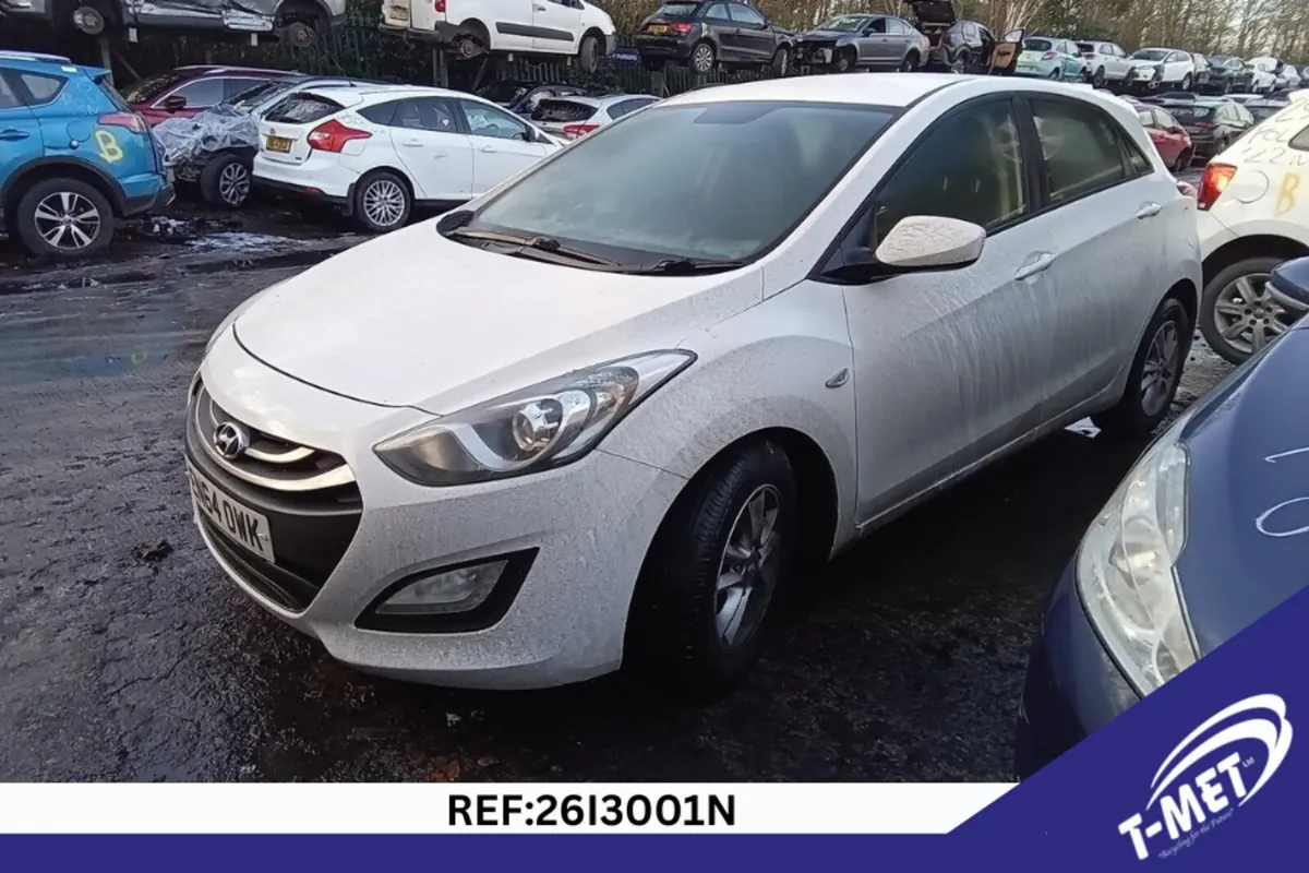 2015 HYUNDAI I30 BREAKING FOR PARTS - Image 2