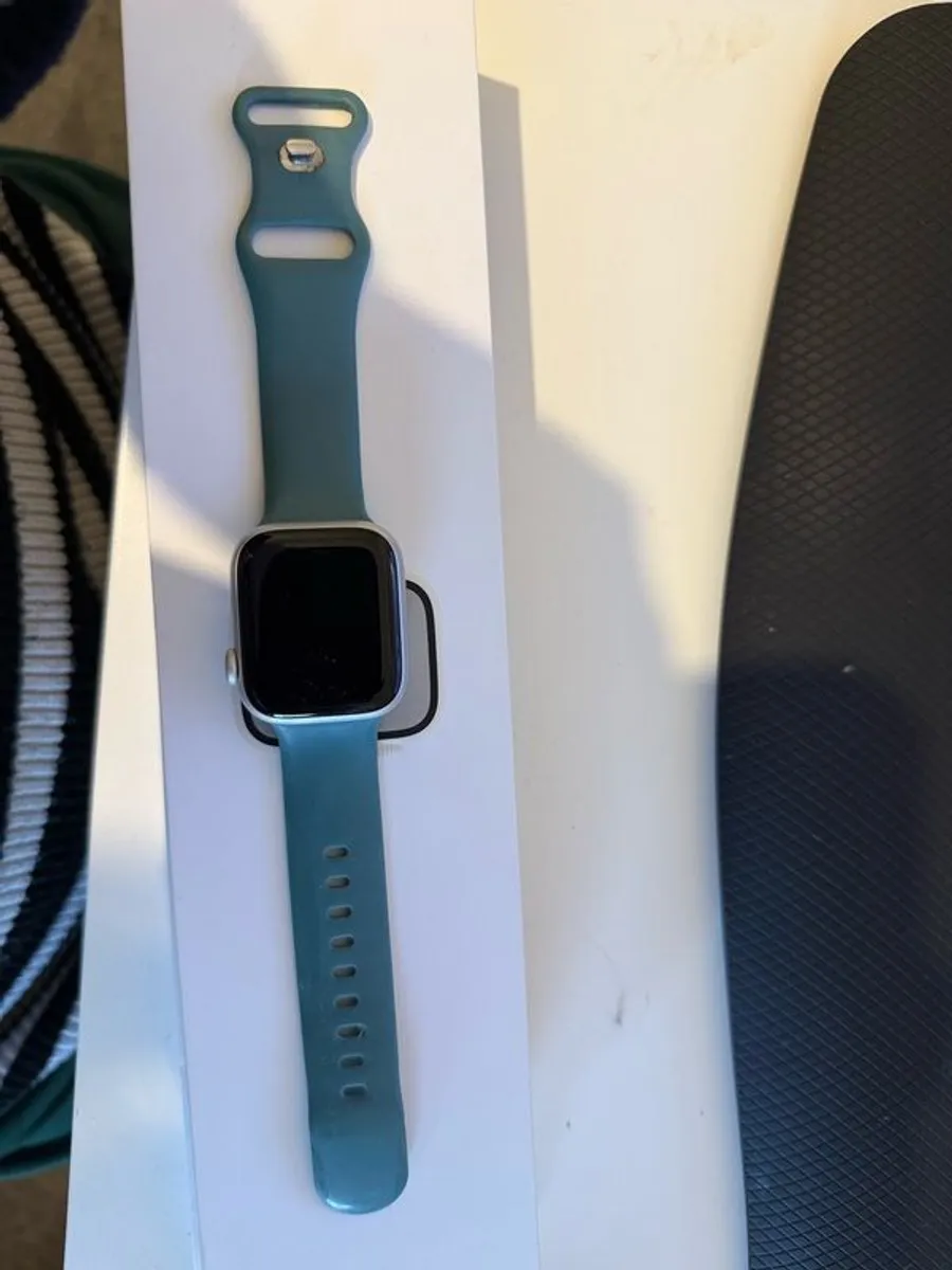 Apple I Watch series 8 - Image 1