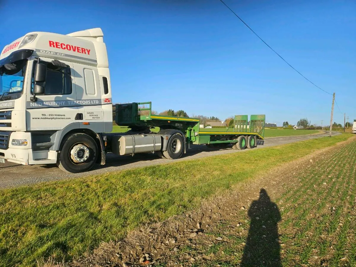 DAF  TRACTOR  UNIT  and low loader - Image 1