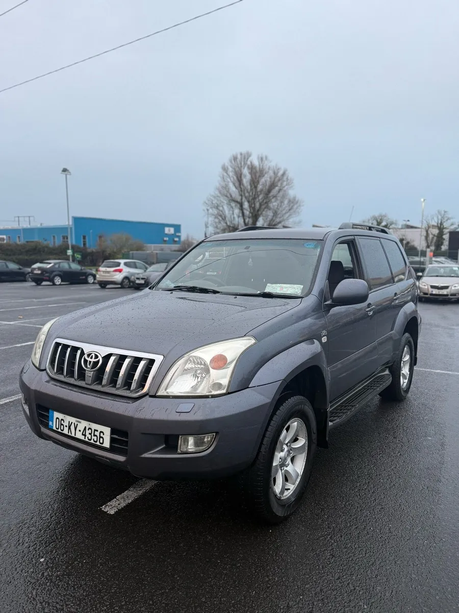 2006 Land Cruiser - Image 2