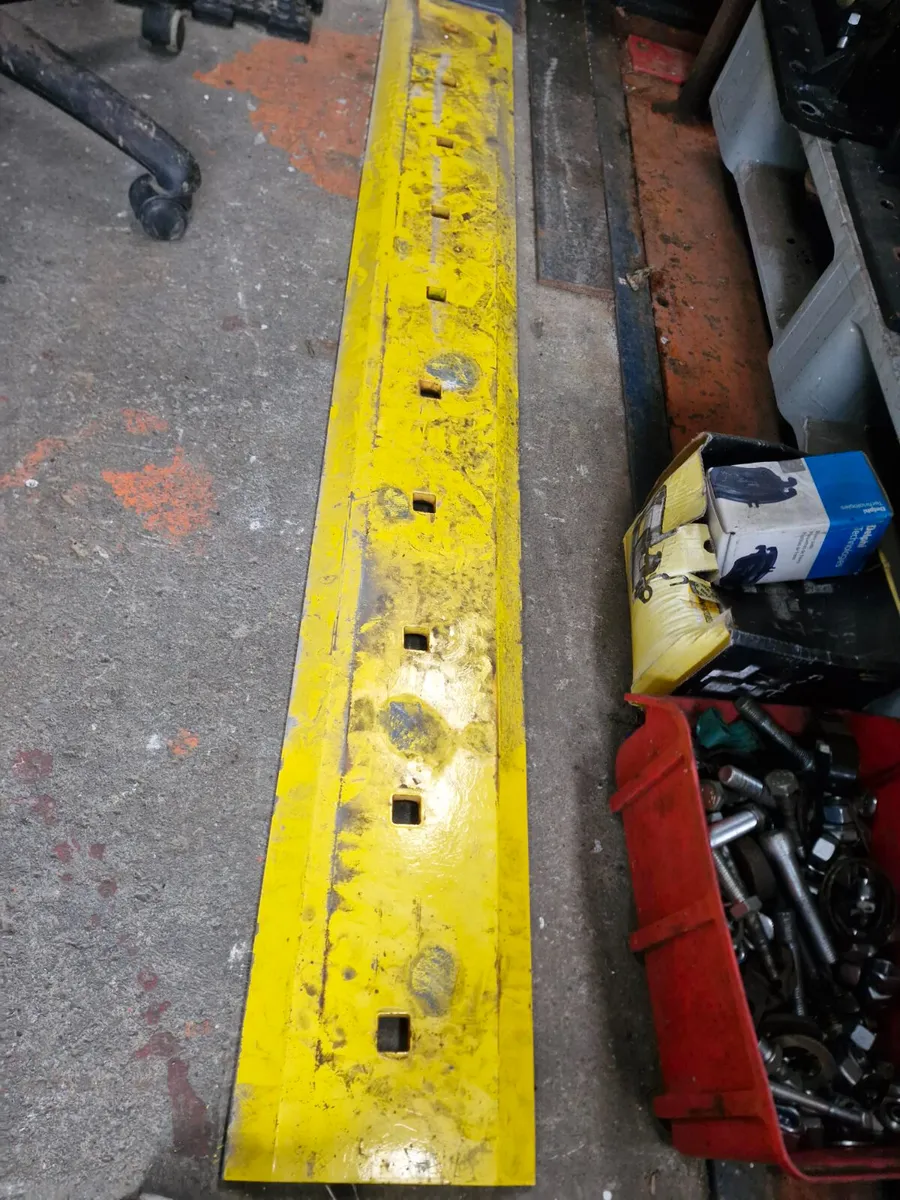 Cutting edge for 13t buckets - Image 2