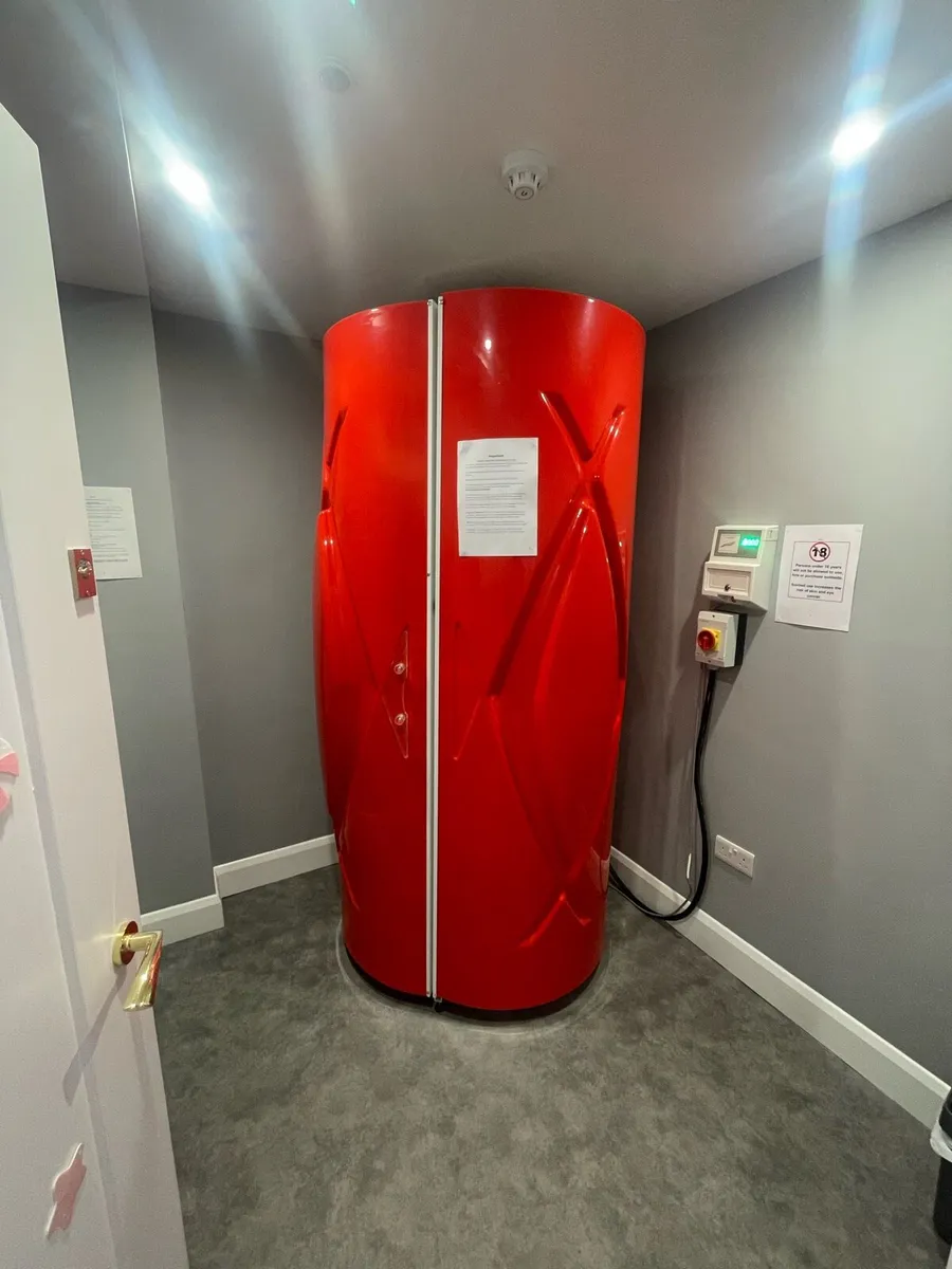 Need Gone: Diamond Sunbed - Image 1