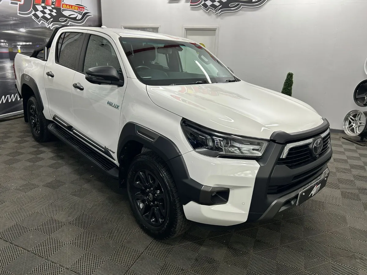 Toyota Hilux Invincible X 2.8 D4D 2022 - Image 2
