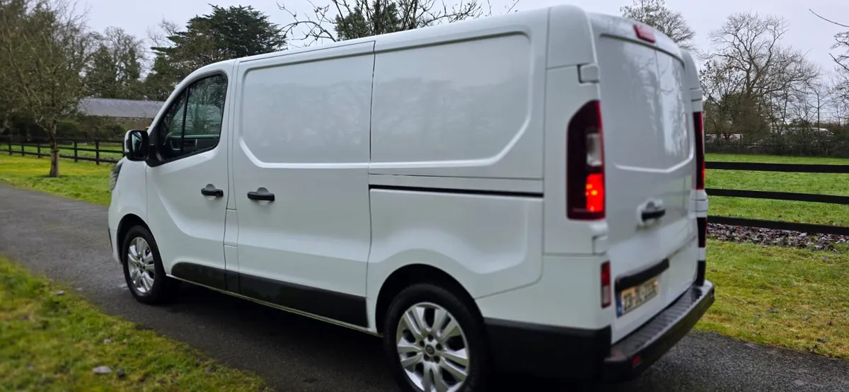 23 Renault Trafic Sport 2litre 150bhp NO VAT - Image 4
