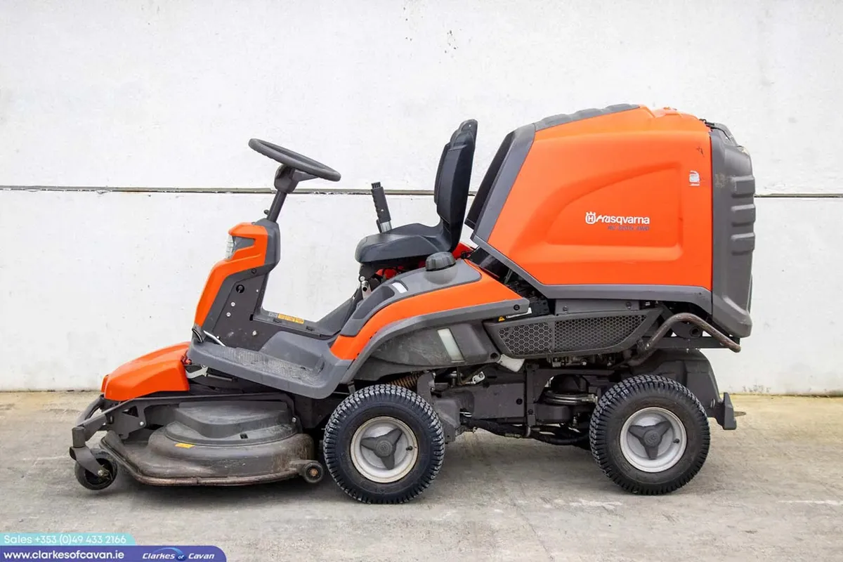 Used 2020 Husqvarna R320Ts AWD Lawnmower - Image 4