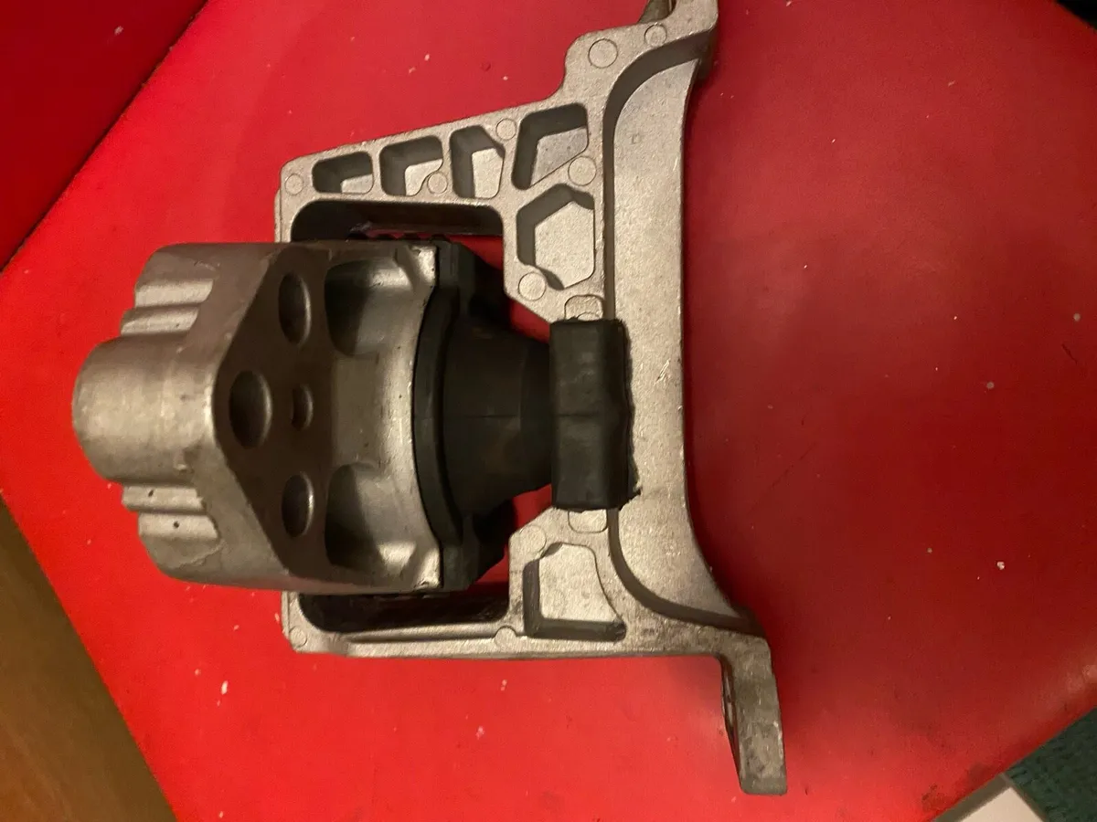 Ford  max ,focus,cmax engine mount - Image 2