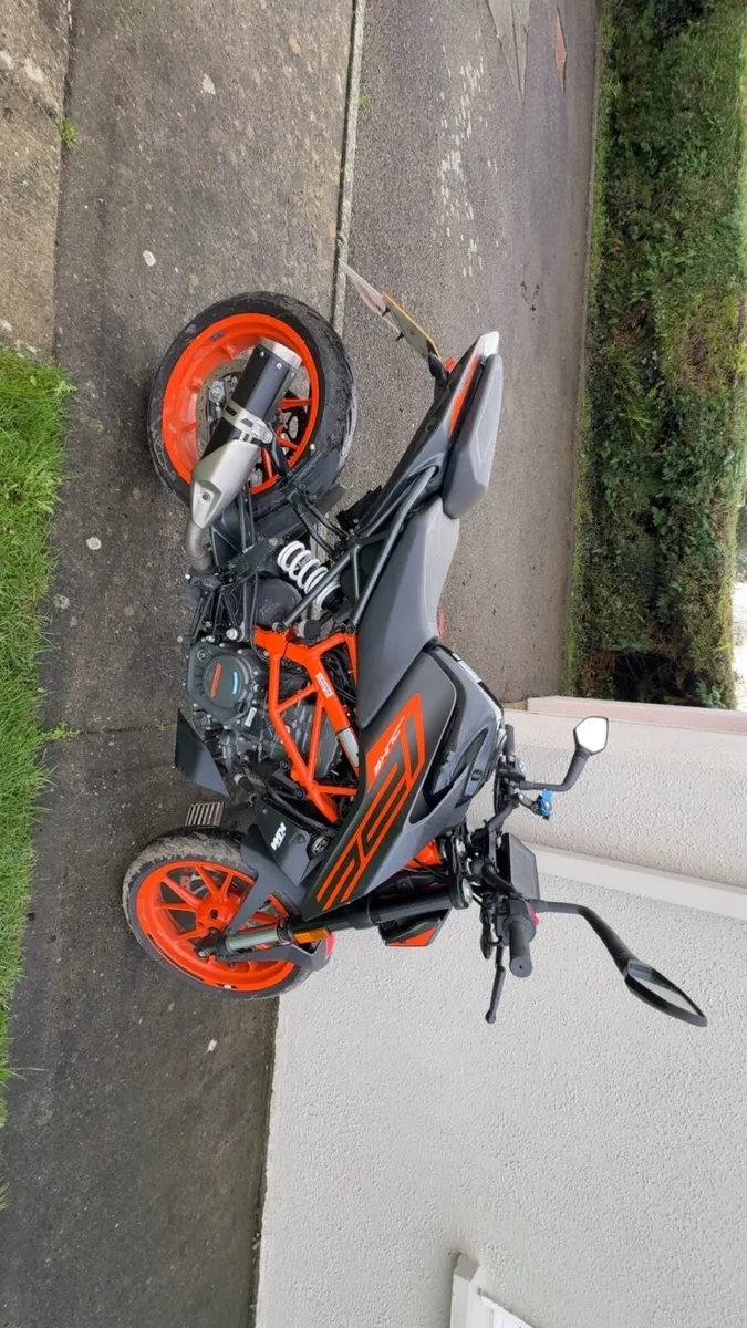 2023 KTM duke125 - Image 4