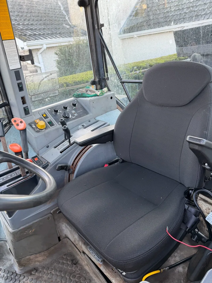 8340 Ford Tractor - Image 4