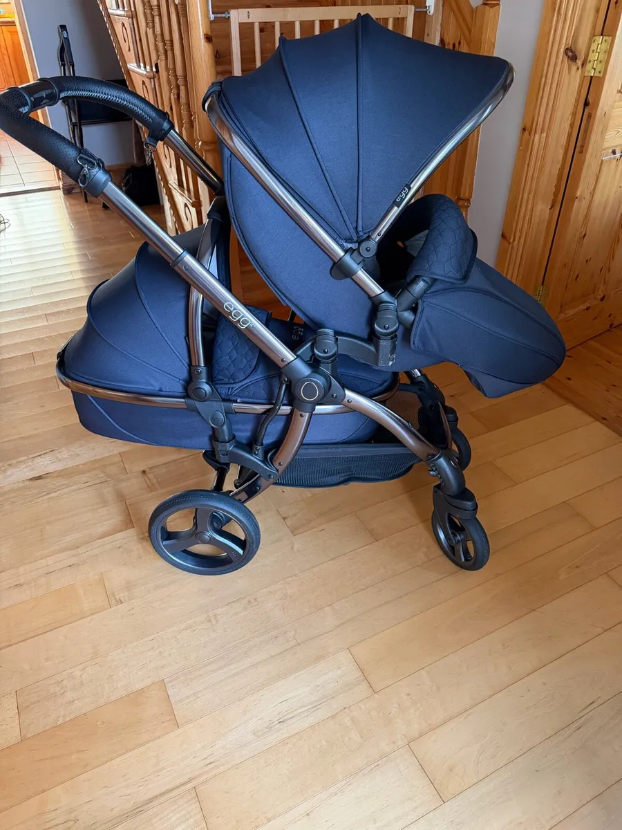 •EGG 2 TRAVEL SYSTEM• - Image 1