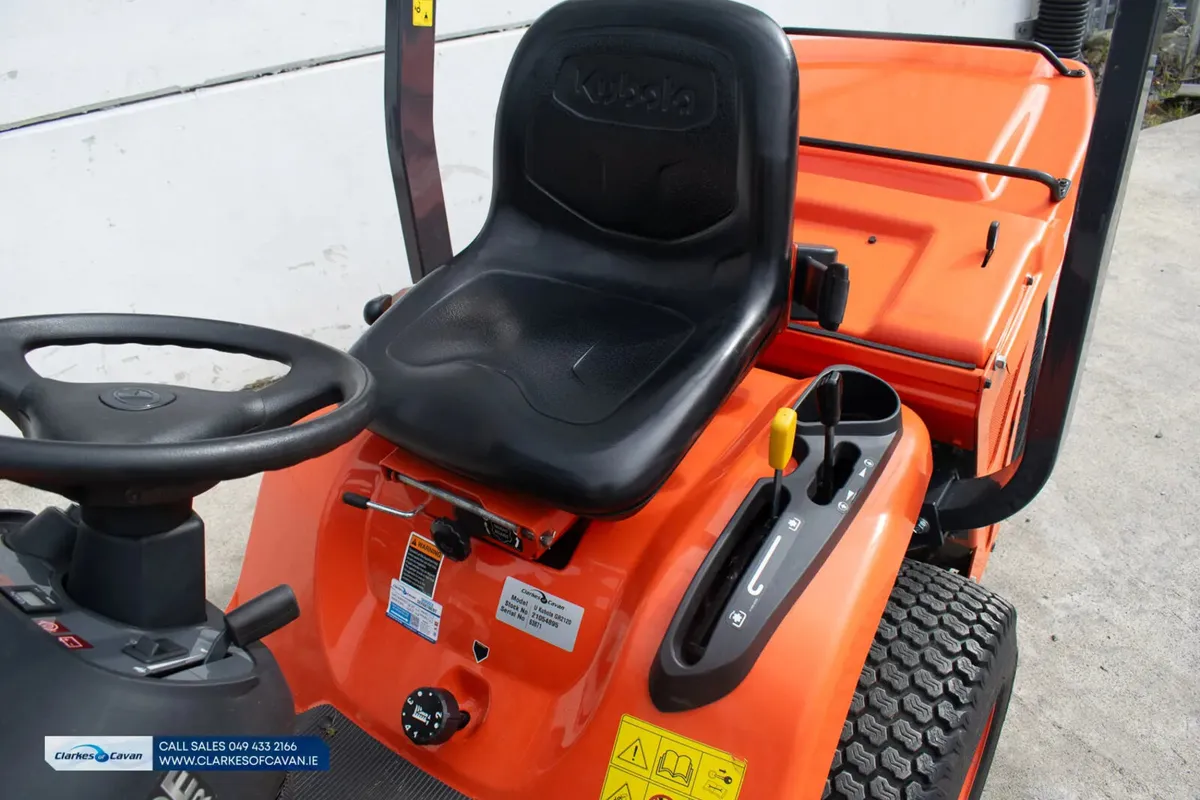 Used 2023 Kubota GR2120 Lawnmower - Image 4