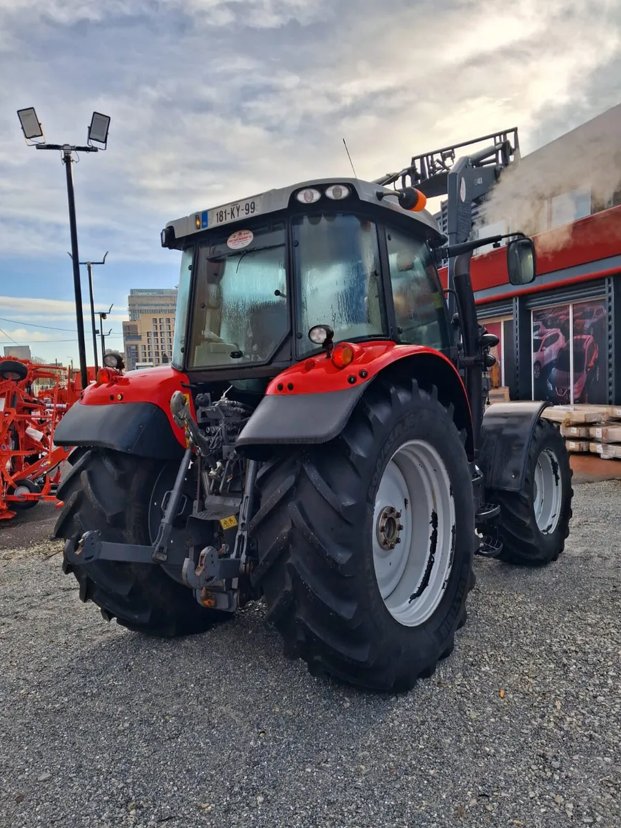 Massey Ferguson 5712S (2824A) - Image 3
