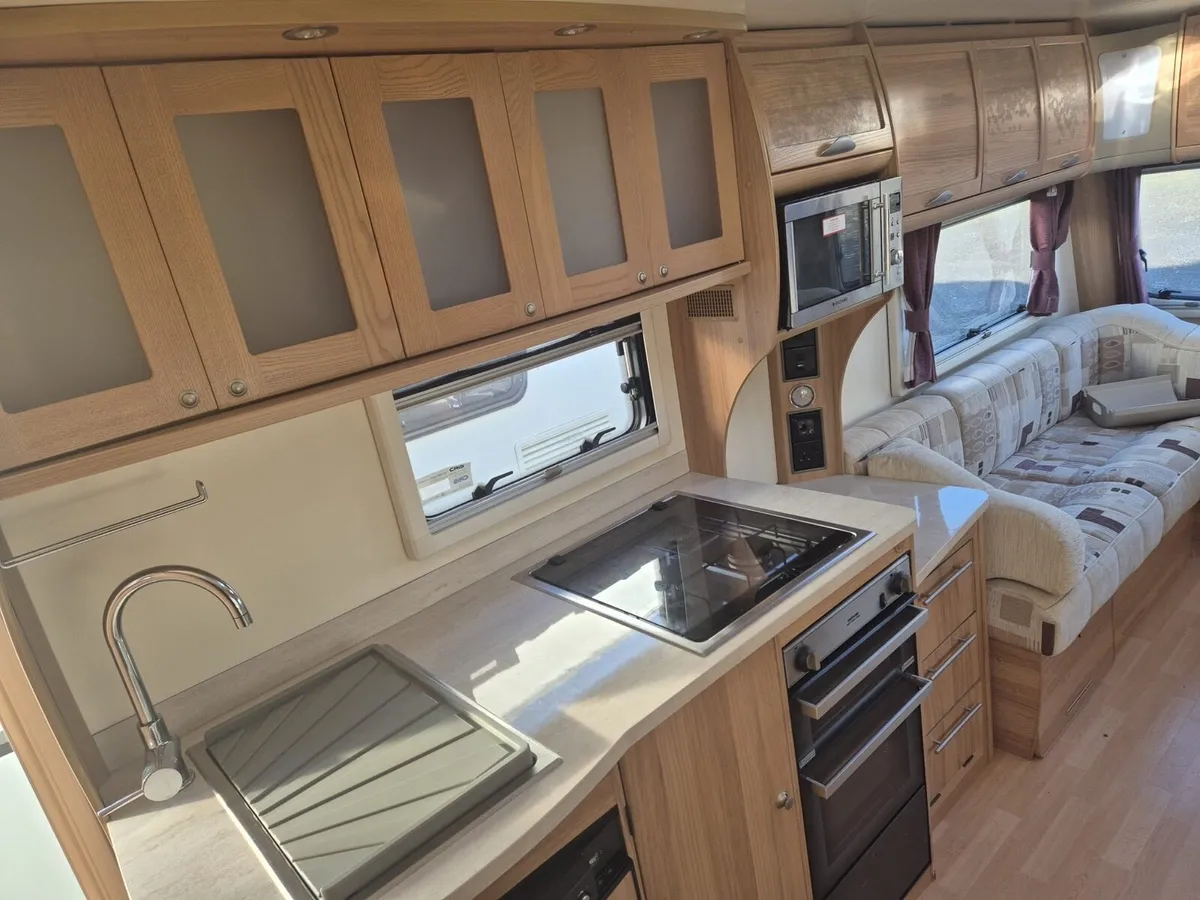 Bailey unicorn 4 berth caravan large end washroom - Image 3