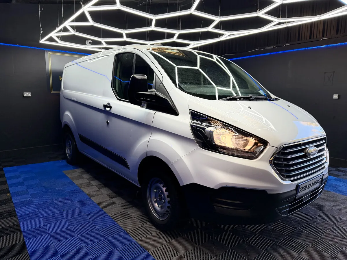 Ford Transit Custom 2023 - Image 2